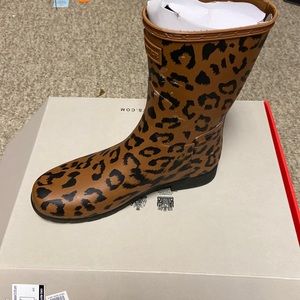 Cheetah print hunter boots.